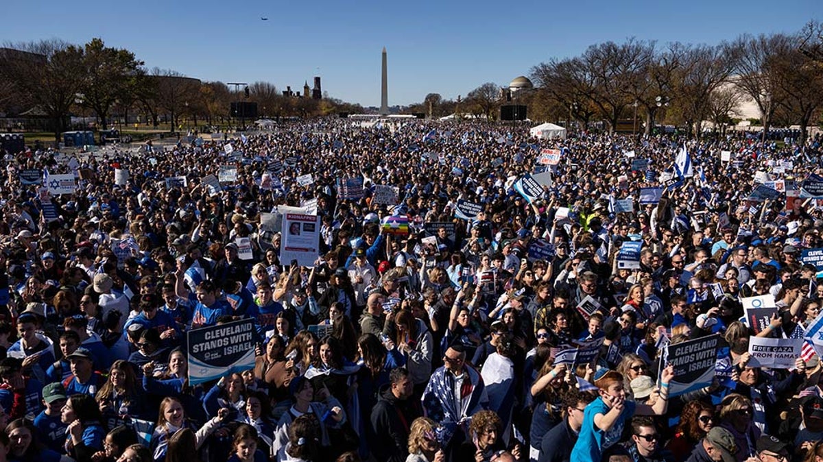 Watch live Thousands take part in ‘March for Israel’…